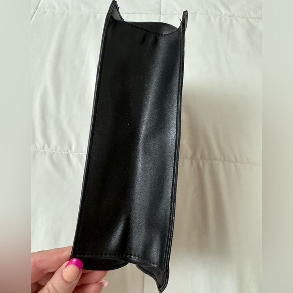 Victoria's Secret Black Too Glam To Give A Damn Makeup Cosmetic Bag Hearts Kiss - Picture 10 of 12